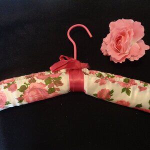 1950s SATIN FULL FLOWERS COVERED HANGER